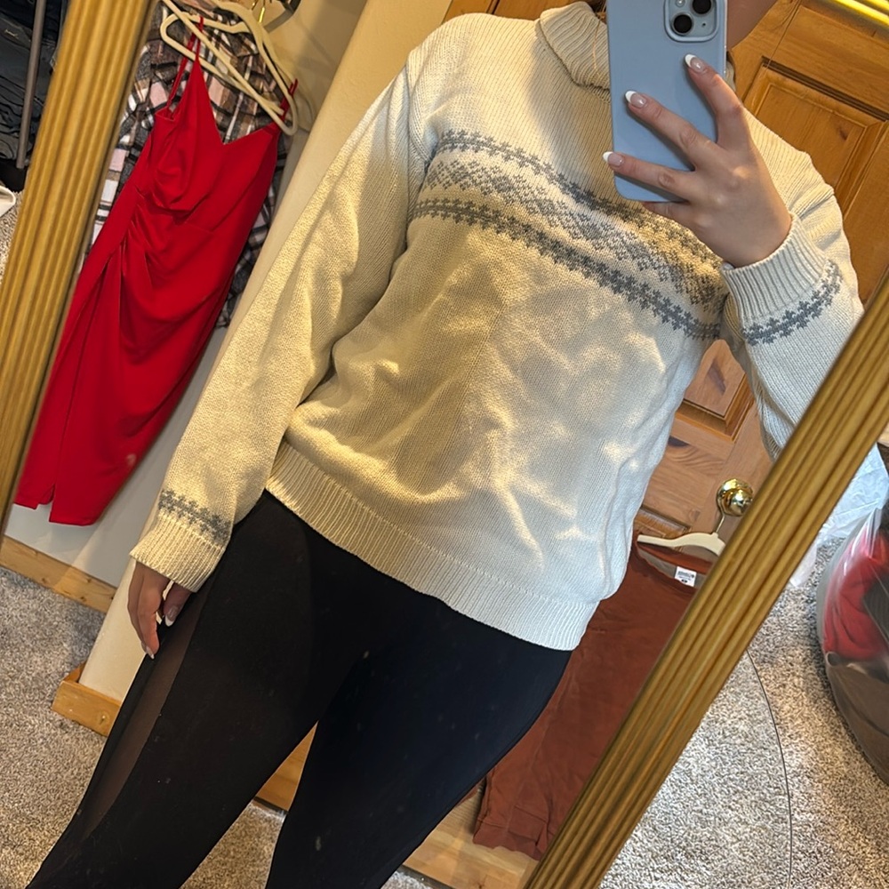 Dockers White and Gray Women's Sweater